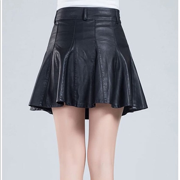 Faux Leather skirt NWOT - Picture 4 of 9